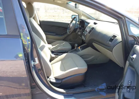 2015 Kia Forte Lx из США, поврежденный, VIN KNAFX4A68F5417696